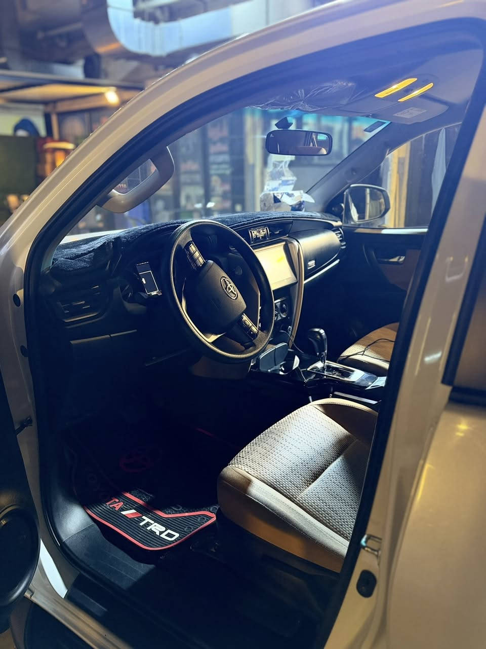 فورجنر 2024  4 سلندر للبيع  ماشيه 25 بسعر 305 وبيها مجال حگ الجيه موجودة بغداد.
***********
