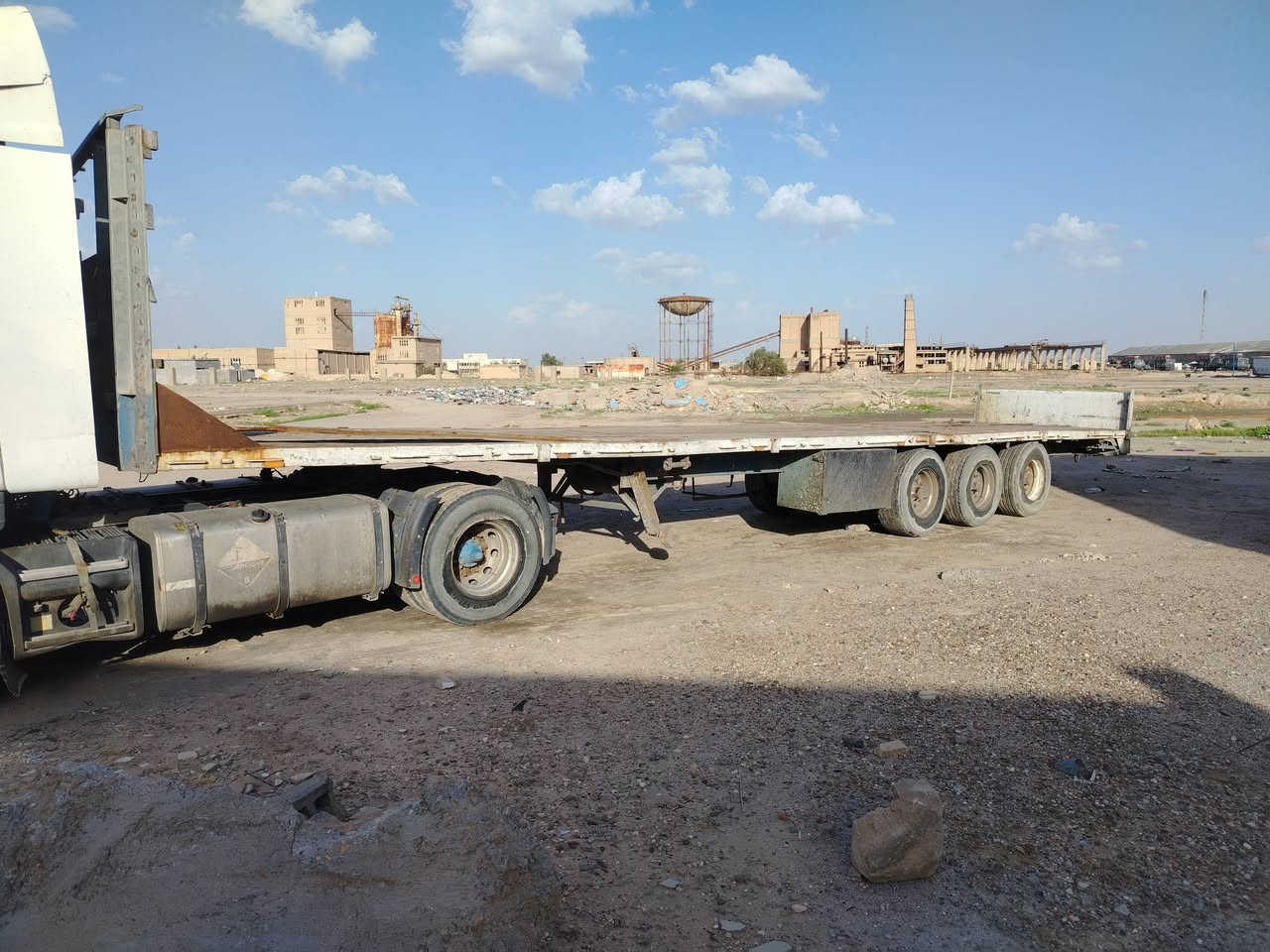 للبيع موديل 2002 مكينه لا تنقص
ولا تبخر مكفوله جاهزه رقم سليمانيه سنويه ساقطه 2020 مكان بصره الزبير سعر 135 رقم ***********
