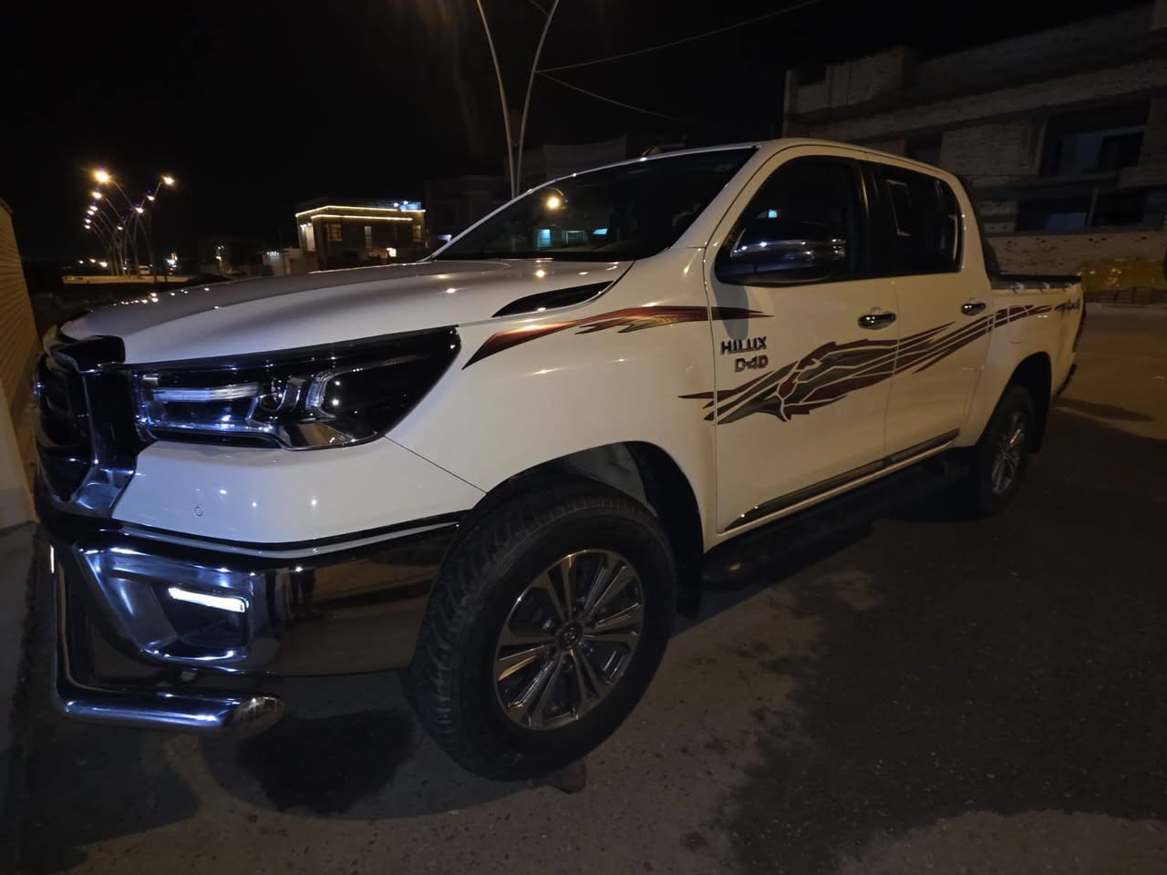 السلام عليكم

تويوتا هايلوكس موديل 2024 سعودي 

دفع رباعي 4x4 

رقم اربيل سنوية جديدة ورقم جديد 

مواصفات السيارة : 
بصمة تشغيل 
بصمة ابواب
شاشة 
تبريد قطعتين 
حساسات 
تحكم ستيرن جهتين 
كشنات تدفئة وتبريد
شاشة اعطال 
للأستفسار ***********
مكلف بالنشر
