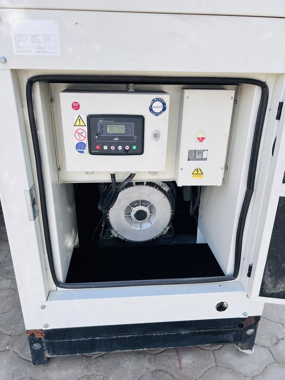 نوع المحرك:بيركنز إنكليزي الأصلي
القدره:88/KVA

المحرك:4بستم سوبر 

نوع الملف:لوري سومر فرنسي 

كاتم:90‎%‎

مع سسستم بروتكشن كامل للحمايه ونظام اوتو Ato

☎️رقم الهاتف:***********

***********

🔷العنوان:بابل
