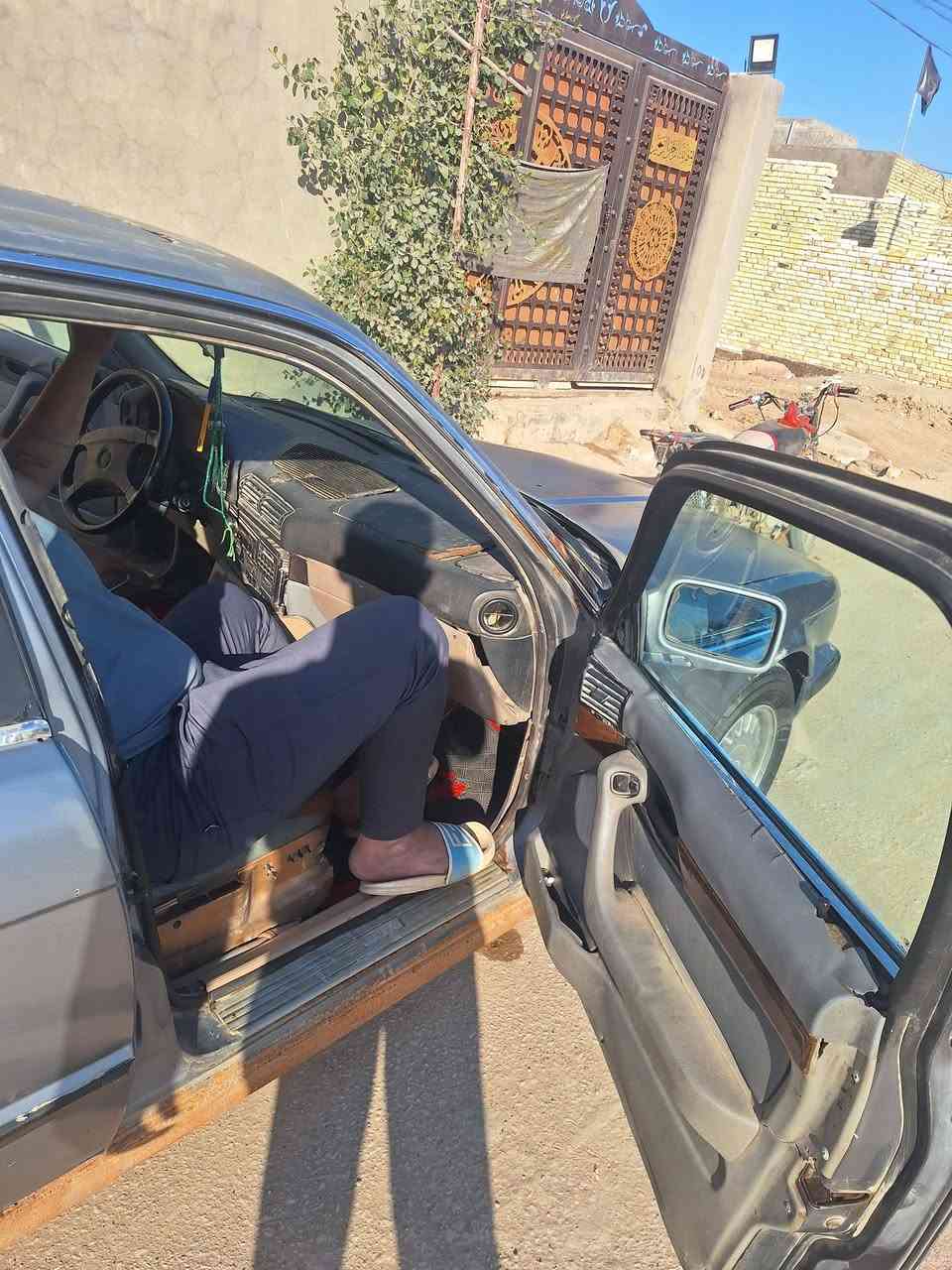 ٥٣٥ محرك مفتوح كير اوتو
٣٣ ورقه مجال بسيط مكانها بابل القاسم ***********
