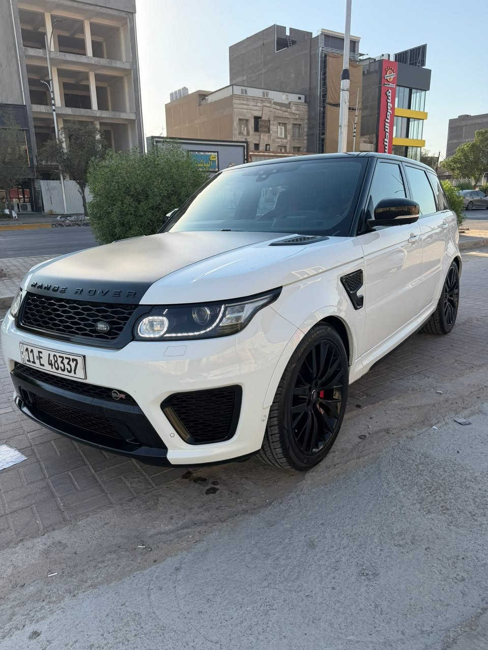 الهم صلى على محمد والى محمد 
السلام عليكم 
رانج روفر Svrسبورت
الموديل 2017 
السياره جديده بمعنه الكلمه بحالة الوكالة مابيه اي نقص 
كير محرك كفاله عامه من كلشي 
بيه مكانين بارد كلش صغير عله كد اصبعين 
السياره ماشيه 100الف كيلو متر
السياره مغلفه PPf
السياره مابيه نقص برغي 
اب اسمي تحويل ثاني يوم 
السياره ترهم مراوس او نقد 
مكاني بغدادالمنصور 
اي استفسار هذا رقمي اتصل او بي واتساب ***********
***********

السعر (355$)وبيه مجال حك الجيه 
واني خادم اخوكم حسنين الزوبعي
