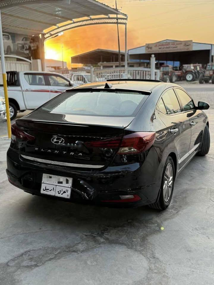 سياره فول بصمه مكينه 2000 موديل 20
تاير جديد صدر جديد سنويه ال شهر 6 2026  وكاله عامه 
***********
