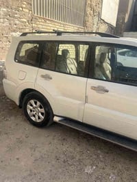 🔹 المواصفات:  • نوع السيارة: ميتسوبيشي باجيرو (حبتور)  • الموديل: 2010...