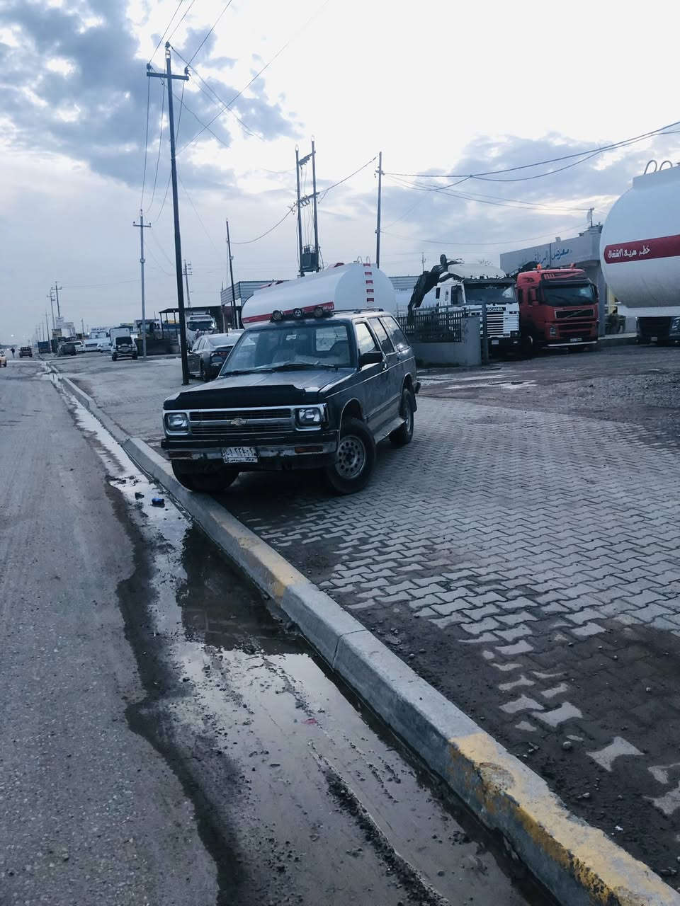 السلام عليكم سيارة تل بلايزرموديل 1992 محرك كاز. 3000كير سوبر كير ومحرك شرط  كهربائيات كلها شغاله رقم كركوك تحويل سنويه نافذه مكان السياره كركوك سعر 35بيها مجال
للاستفسار ***********زين
*********** اسيا
