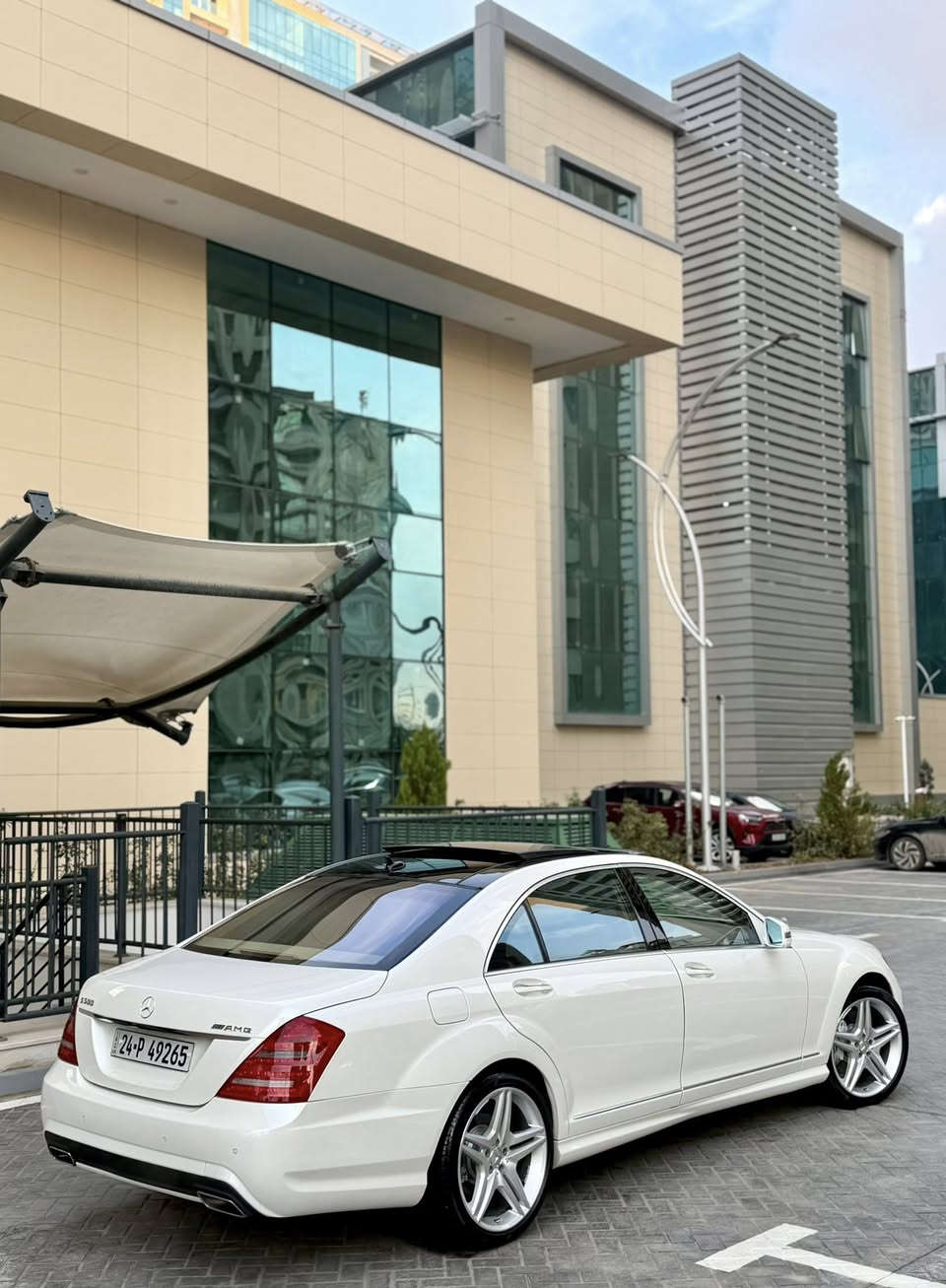 ‏‎السلام عليكم ... للبيع🖤سياره زيرووو📦
135كم الف ماشى حقيقى🧿 
‏‎‏ Mercedes Benz 2012 AMG VIP S500 
‏‎اخوان السيارة استلام شركة مارسيدس يعني و ✅كاله خليجي صفر ضمان دولي  سوجين 
‏‎مكفوله بي اي نقص كفالة عامه من دعاميه ✅لي دعاميه گير محرك كلش بشرت 
‏‎‏‎بدون صبغ بدون تعديل 
✅سيارة فول مواصفات -8سلندر
‏‎✅موديل: 2012
‏‎ماشيه : 135كم الف حقيقي بشرط كومبيوتر
داخل لون كريمى 
‏‎کشنات جلد
‏‎كشنات خلفي امامي كهرباء وتدفئه وتبريد
‏‎كشنات مساج - ثلاجه-ديفيدى-
كشنات ٤ ميموري-بانوراما-‎ناظور ليلى
‏‎٦ سيدي جنجر-‏‎ريموت كونترول داخلي
‏‎نظام اناره عالي ناصي ولاياتات تصعد وتنزل ويمين ويسار حسب اتجاه السياره وحركتها اوتوماتيك-‏‎حساس مطر اوتو-‏‎تحكم ستيرن
‏‎٥ بردات كهرباء-‏‎صندوق شفط
‏‎تبريد قطعتين ويه التكم-‏‎لايتات زينون اوتو
‏‎دبلات تصعد و تنزل
‏‎٣ انظمه سياقه سبورت وعادي وكستم
‏‎نظام دخول وخروج السايق من المقعد الامام
‏‎تجوات كهرباء-‏‎مري شفط
‏‎سماعات هارمان كاردون 
‏‎حساس اماي خلفي-‏‎كاميرا خلفي -‏‎١٤ ايرباك
‏‎باب شفت-‏‎٤ أبواب بصمه -‏‎تشغيل بصمه
‏‎تحكم بالبانوراما والأبواب والبردات من خارج السياره
‏‎اناره ٣ الوان
‏ رقم و سنويه جديد بي اسمي
‏‎‏‎شرت تحويل 
‏‎‏‎مكان السياره اربيل
السعر: 288 ورقه بيا مجال 
‏‎‏‎تلفون 📞 
‏‎‏‎ ***********
‏‎‏‎ ***********
