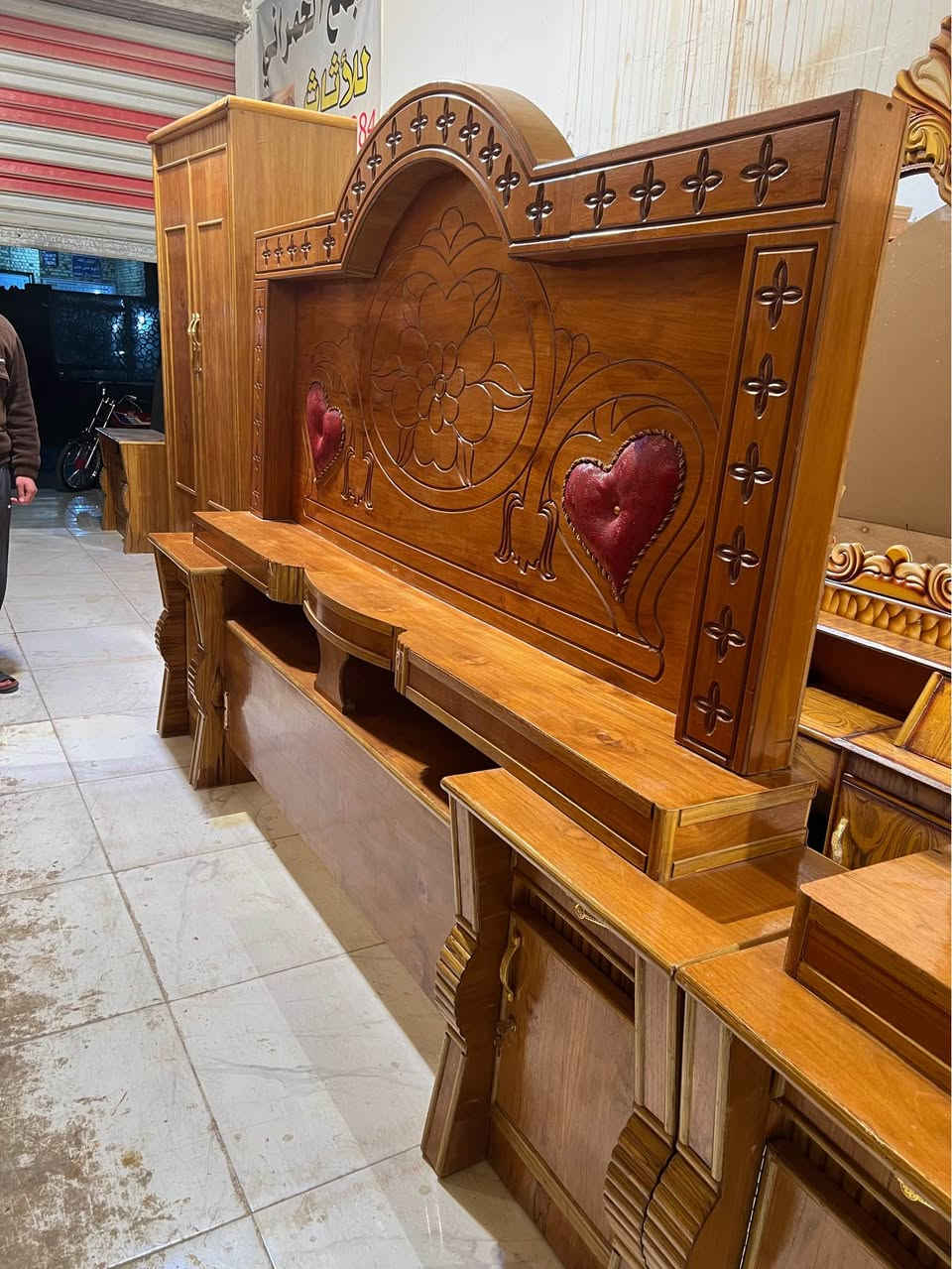 غرفه ام6صاج وجهين ام دنك مسرح حديث كامله نضافه فول سعرمليون ميسان العوفيه نهايه شارع سوك الاخضر مجمع الحمراني ***********
