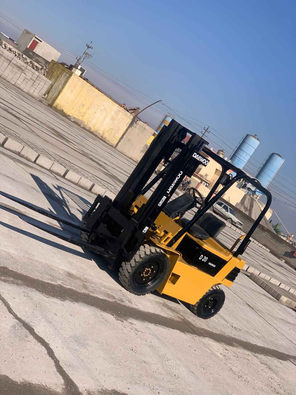 للبيع رافعه شوكيه دايو طنين موديل
2010" كير_محرك_اكسن_ كهربائية _رفع_كله بشرط 
رافعة وضع بلادي سعره 48$ورقه أوبيه مجال 
للإستفسار إتصال "***********"
