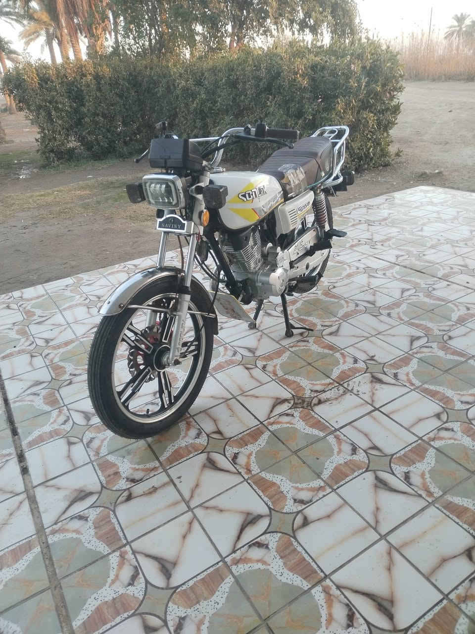 ٢٣ للبيع تفاصيل بل فيديو مكان جبله ***********
