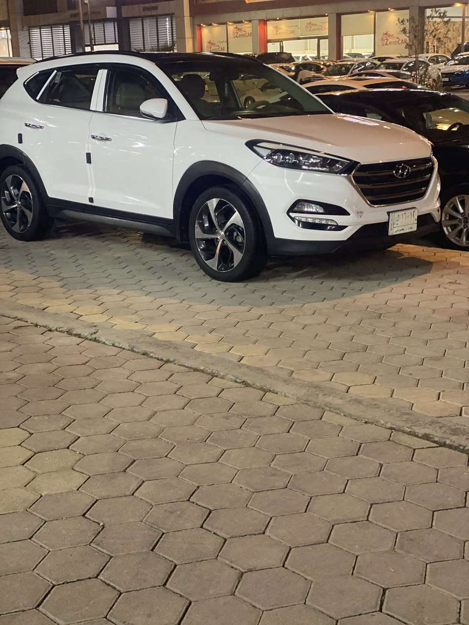 السلام عليكم
اخواني 

توسان خلجيه شركة الكاصد

محرك 2000 دوش 

الرقم بغداد تحويل مباشر 

الموصفات 

أنرت ترحيب عنده الاقتراب 

دخول ذكي بصمه +تشغيل بصمه 

أشاره بل مراي المري شفط 

كراسي كهرباء 

كراسي جلد 

داخل لونين المرغوب

بنرامه 

تبريد قطعتين 

حساس امامي وخلفي 

بيد لد وزنون

وبل دعاميه لد 

بك ليت لد 

خمسه ويلكب حجم 18 

السياره ثلاجه بل جكمجه

فول للخير واحد ع واحد 

السياره 

مكفوله سونار مرفق تريها بشرط زيرو

السعر 

(183) وبيها مجال 

الموديل (2017)

عنواني 

الأنبار الرمادي 

***********

‭0773 378 1061‬
