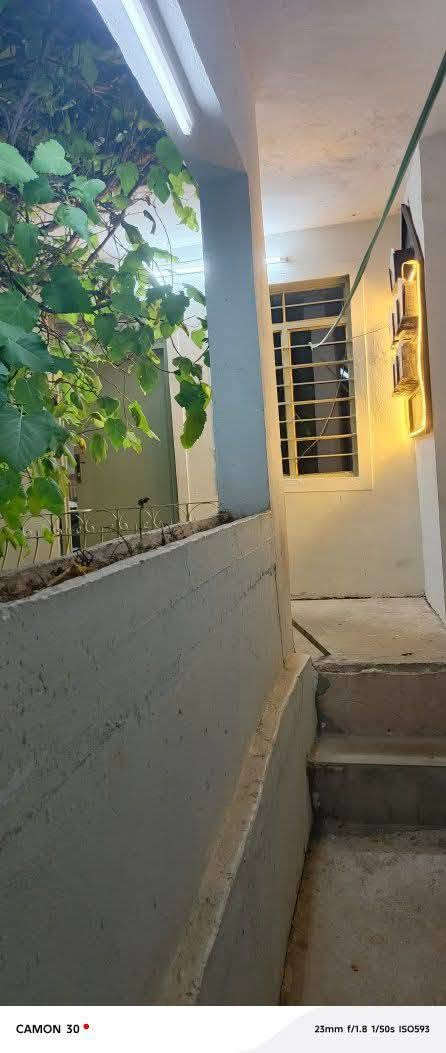 دار للبيع منطقة المشاهدة..قرب جامع عبد ابن عباس
المساحة ..125 متر .سند طابو بأسمي
يتكون من 

غرفة نوم 
غرفة نوم فوق 
حوش 
استقبال 
مطبخ 
حمام +مغاسل
ومخزن صغير 
بيت كامل جاهز 

السعر 70 مليون بي مجال 
التواصل ***********
