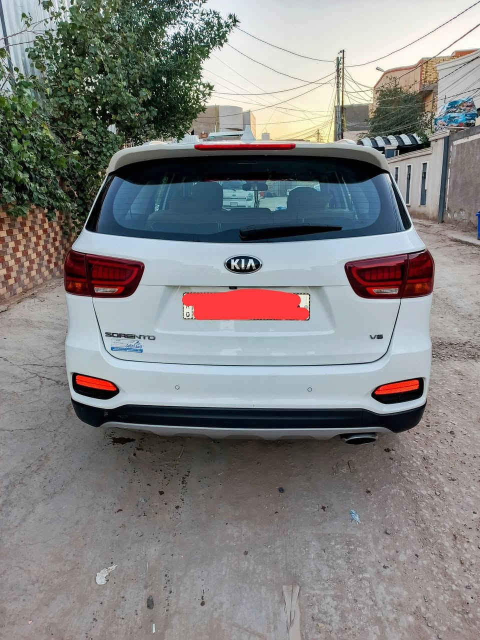 السلام عليكم.سورينتو موديل 20 مكفولة من الصبغ والتبديل فقط بارد شي قليل سيارة باسمي رقم بابل ماشية 78 ألف فقط.. مواصفات 
بصمة تشغيل وبصمة أبواب 
جنطة كهرباء 
كراسي كهرباء 
حساسات أمامية وخلفية 
دوس ليزرية
بردات أبواب 
كشنات جلد لونين وباقي المواصفات المعروفة 

السعر 248  وبيها مجال بيع أو مراوس وأي استفسار الاتصال على الرقم ***********
