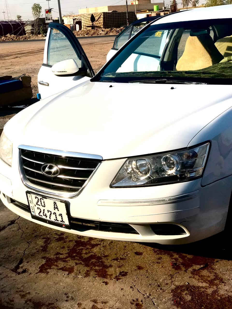 بيع مستعجل 👉 للبيع سوناتا مقدس موديل 2008 كوري  مكينه 2000 دوش المرغوب
بيها صبغ  جاملغين الاماميه اثر ضربه بالصفحه اليمنه مال السايق يعني صفحة الصدر  السياره ومعمره وجاهزه حاليا وصبغ  بوجه الصندوك مال السياره وقماره كلير سونارها موجود 
رقم ديالئ مداوره باسم ولد بالبصره مشروع وطني رقم انكليزي يعني شغلك بالبصره مداورتها سنويه ل 2028 تحويل مباشر. 
سياره نظيفه وجاهزه من كلشي مال جناي ما بيها نقص. 
مكينه كير جديدات تبريد تخم تاير كهربائيات كله كفاله.  
(السعر 75$ للشراي) العنوان بصرة / القرنه 
،،،
(( *********** ))
