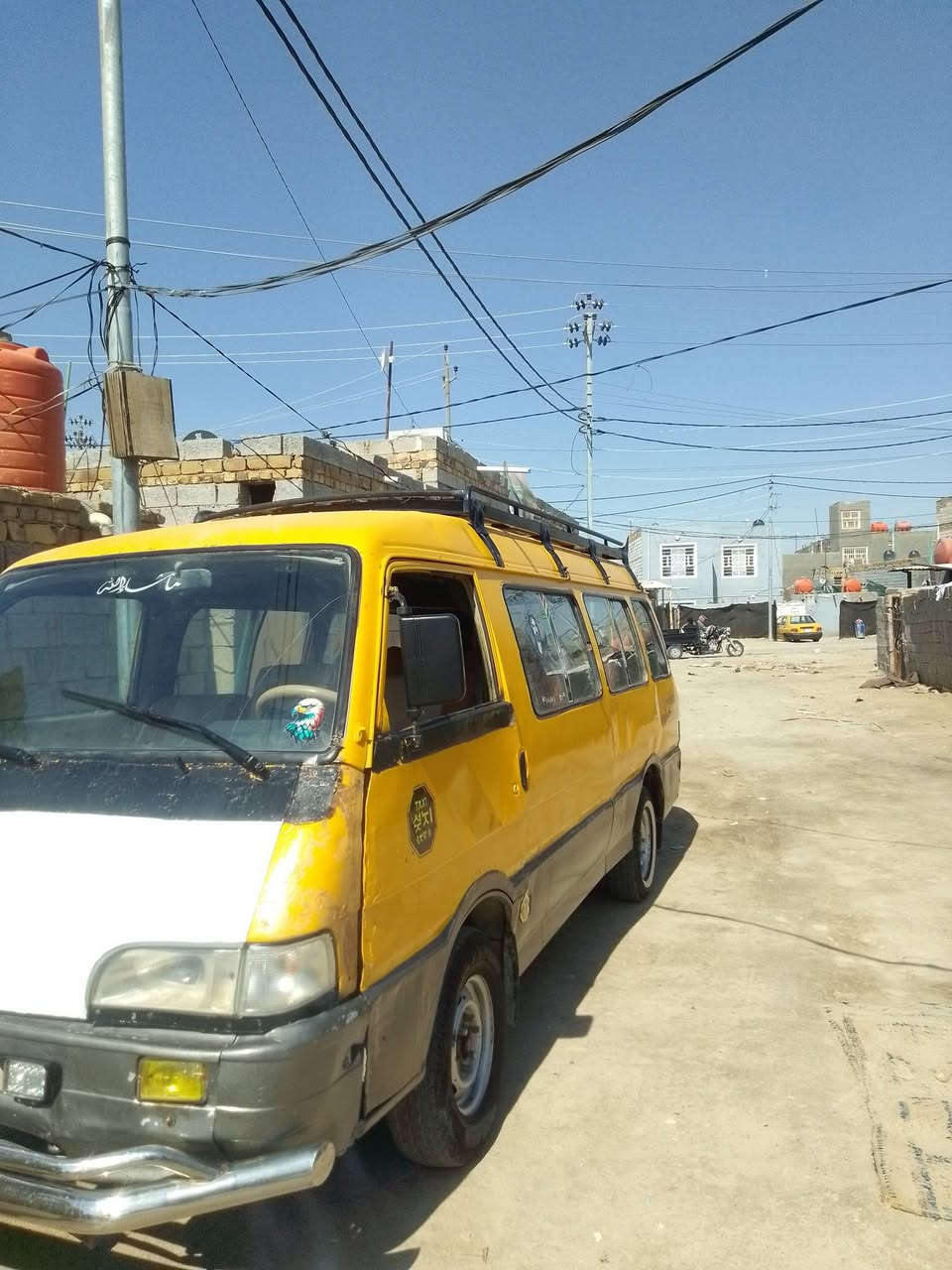 كيا اسياه للبيع المكان ديوانيه حداديه جديده مشط جديد بس الماكينه بها كرنك سعر 20 وبيها مجال رقمها صدامي واللي يحب يتصل على الرقم ***********
