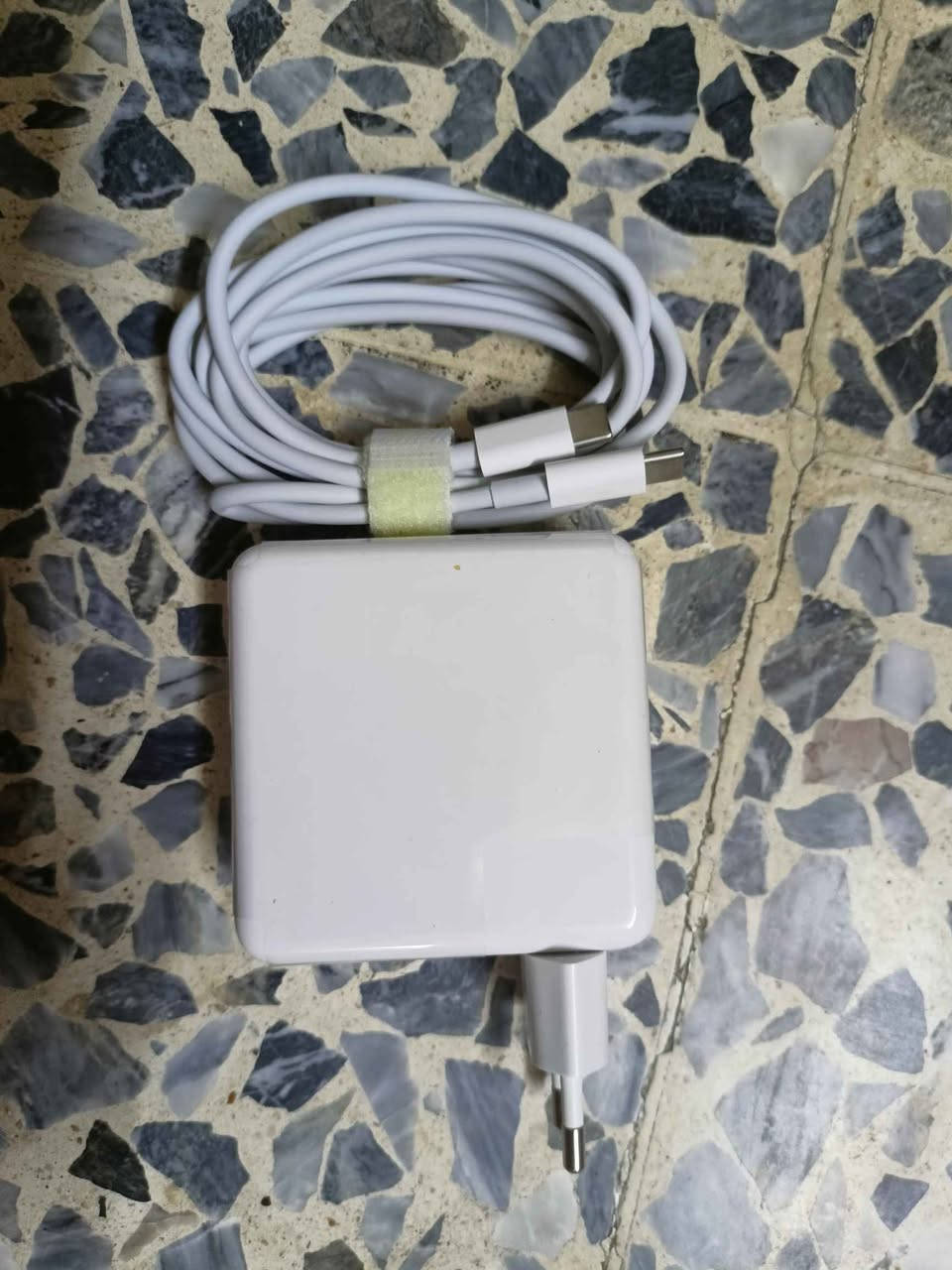 شاحنة ماك بوك 100 واط تايب سي ....
MacBook Pro Charger 100W ....

USB-C  تايب سي 

شاحنة كوبي ولكن تعمل بكفاءة عالية لاجهزة الماك بوك بكل انواعها .. 

الشاحنة ..
كيبل  تايب سي ..

جديدة غير مستخدمة..

السعر 50 الف دينار والتوصيل موجود لكل محافظات العراق.. موصل, نينوى


**إذا كنت صاحب هذا الإعلان وتريد حذفه لأي سبب، رجاءا أرسل رسالة إلى الدعم الفني**