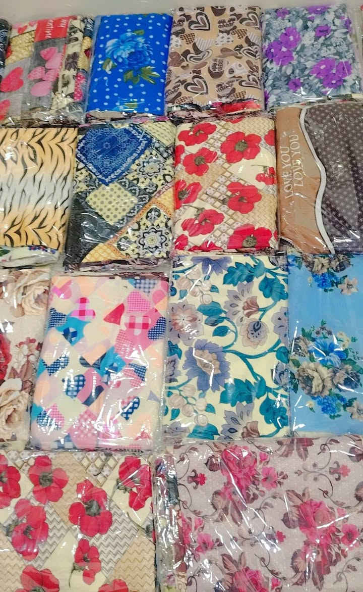 مخاديد جملة الدرزن  12 قطعة ب 4000
متوفر كمية 50 درزن  كلهم بيهم مجال
***********
