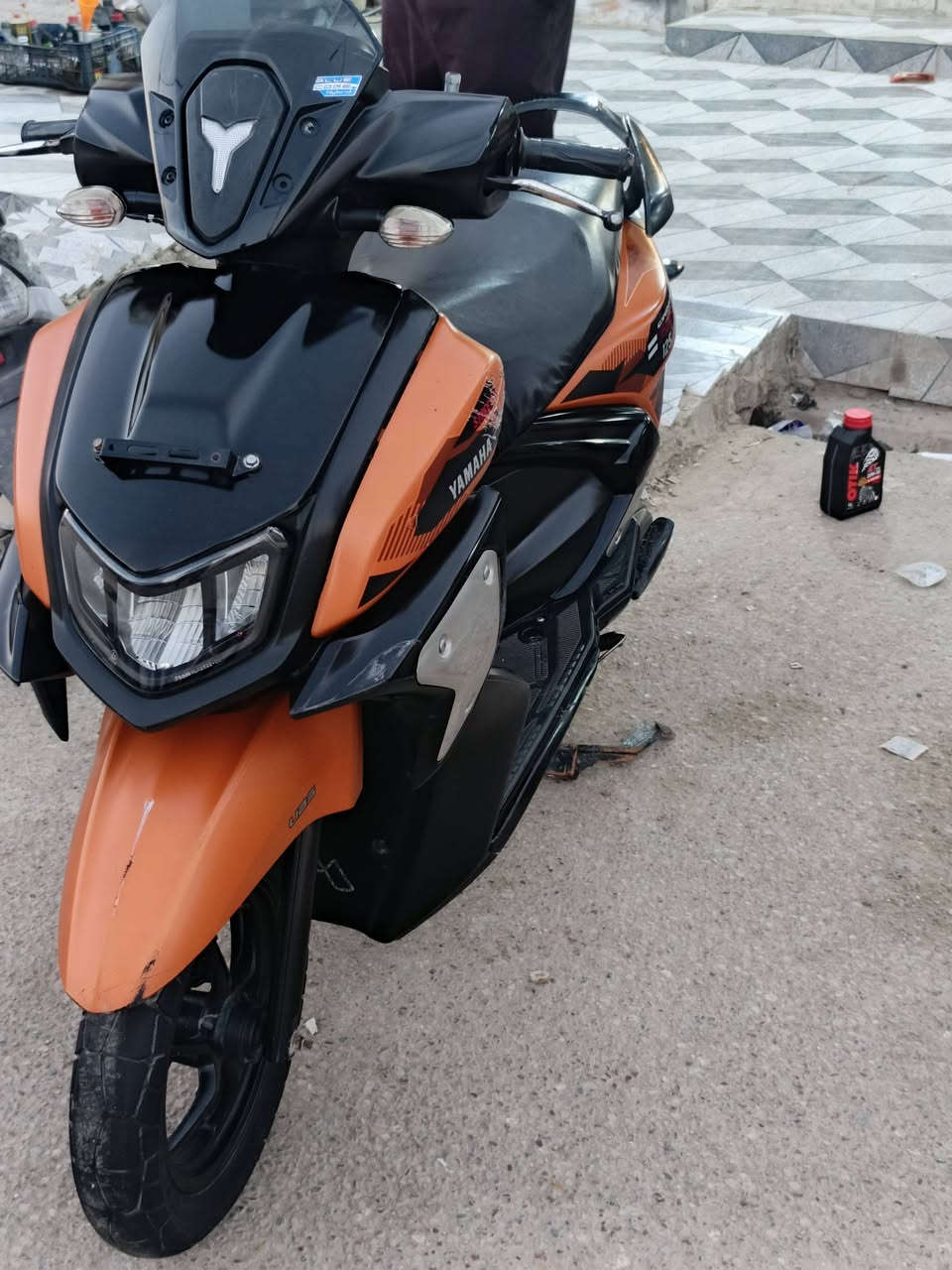 للبيع ZR22 سعر 1750 ***********. . 
نسختين سويج 
ستاند كهربائي 
مكاتبة فقط. بدون اوراق .
