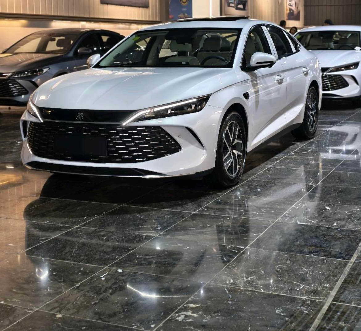 BYD QIN L FULL   2025
سياره كه ته نها 1000هه زار رويشتوه هيجي نيه كامل ئه شياي خوي له كه له 2سويج و كارتي خوي له كه له واير شه عني خوي فاست جارج و شه عني ئاسايي له كه له فول ماسفاته 12كاميره +ئؤ تؤ بارك +بانوراما +ناوكرئيمي +كوشن جلد و كاره باي +رادار باتري كه وره ي 2100سياره كه ١مانكو نيوي ماوه بو ره قه م سعرش 165مه جال
*********** أربيل, العراق
