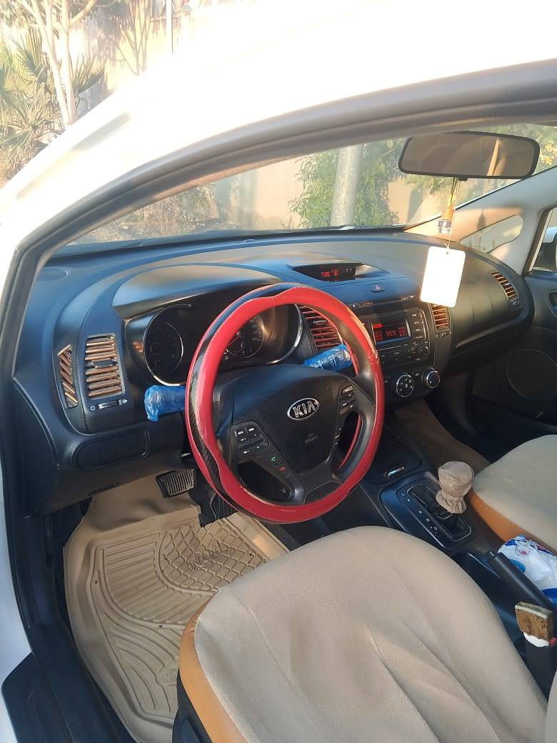 سلام عليكم ورحمة الله سيراتو للبيع موديل ٢٠١٤ بدون فتحه مكفوله كفاله عامه مكينه جديده حداديه تبريد تخم تاير جديد جاهزه من كلشي رقم أربيل سنويه منتهيه تريد وكاله تريد تحويل شرط مكان السياره ديوانيه للاستفسار الاتصال على الرقم ***********
