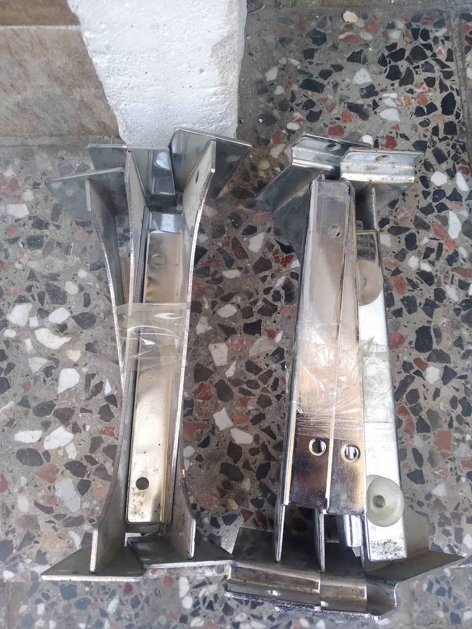 للبيع ٢٩٠قطعه السعر القطعه٢٥٠دينار بغداد حي الاعلام ***********
