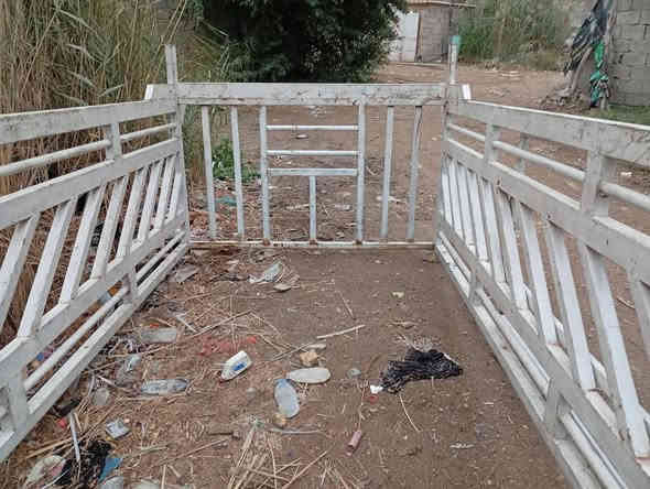 سلام عليكم محجر الابيض البيع تفصل جديد حديده قوي ونضيف مابي خياس سعره ٣٥٠ وبي مجال مكاني واسط الكوت ***********
