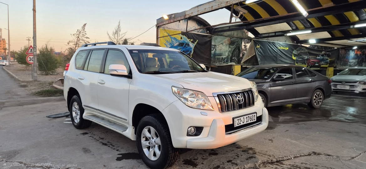 تۆیۆتا پرادۆ 2011 خلیجی چوار پستۆن ناوزەرد ڕەنگی سپی سەدەفی فول مواسەفات دەعامی بۆ دەعامی بێ سبوغ ،بێ تعدیل ،بێ کرانەوە ،بێ گۆڕین هەموو گیانی لەسەر دەقی شەریکەیە، دوو سویج و کەتەلۆکی شەریکەی لەگەڵە رەقم هەولێرە، گێڕو مەکینە بەشەرت نەکرایتەوە تازە ڕۆنی گێری گۆردراوە ،تاخم تایە تازەیە ، سپێر لەکۆڵ ،سپێری دانەگیراوە eco،کوشین جلد ،ناو فۆرمیکا ،سوکان ڤۆلیۆم ،ئاوێنە شەفت وکارەبایی ،هەرچوار جام ئۆتۆ ،بە کۆنتڕۆڵ دەکرێنەوەو دادەخرێن ،دەبڵ ئەکسل ،ABS ،دژەخلیسک ،سێ ڕێز کوشین ،تەبرید مەرکەزی شاشەوکامیرای دواوە ،حەساسی دواوە زۆر مواسەفاتی تر ،سەیارەیەکی زۆر خاوێنە هیچ مەسروفی تێدانیە  فەحس وهەزە وسەنەوی تازەیە تاکو 2030 یەک دینار مەسروفی نیە هەموو شتێکی بەشەرت ڕەقم هەولێر سەیارەکە لە هەولێرە سعری240 ورقە ومجال بۆ پەیوەندی *********** أربيل, العراق
