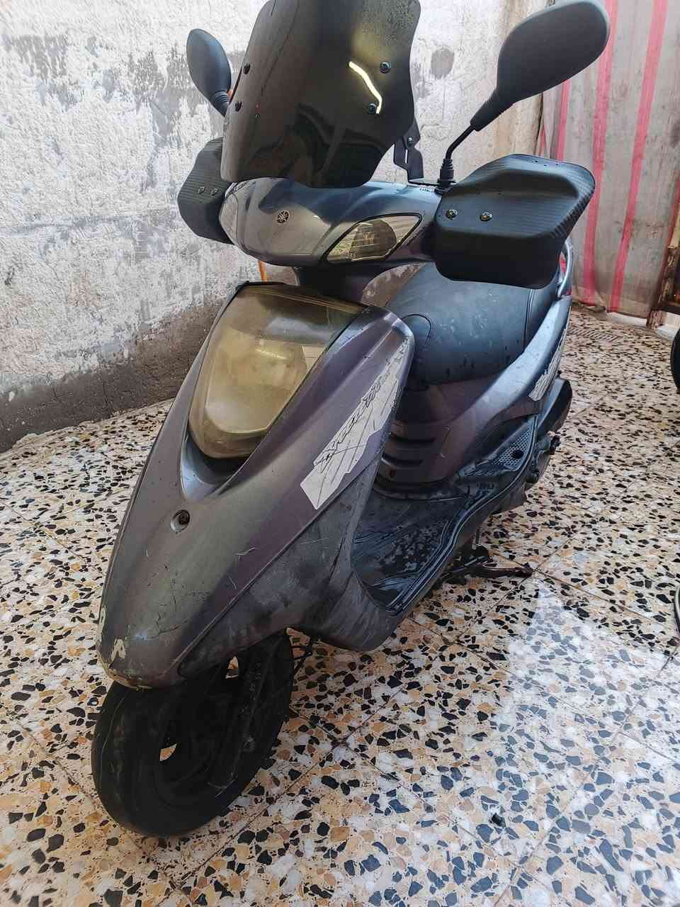 السلام عليكم دراجة بريز كابريتر فحل لدراجة مكفولة وحلوة برغي ما مفتوح بيهة خير من الله شلعة معدل سلف هندر لايت هورن اشاير كلة شغل كفرات ختم واحدبيهة كلج خلفي شوية بي رجة السعر 550وبيهة مجال لعنوان بغداد البلديات ***********
