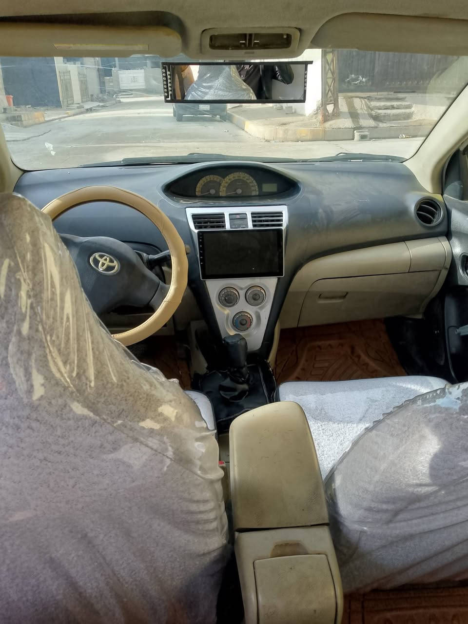 سلام عليكم يارس موديل 2008سنويه مشروع وطني بس صاقطه من ال24رقم نجف شرط التحويل والغرامات حادث مابيها دوشمه تخم تاير جديد كير محرك شرط حداديه صبغ جديد  تدفاء شغال تبريد عطل السعر 62وبيها مجال شي قليل للاستفسار ***********
