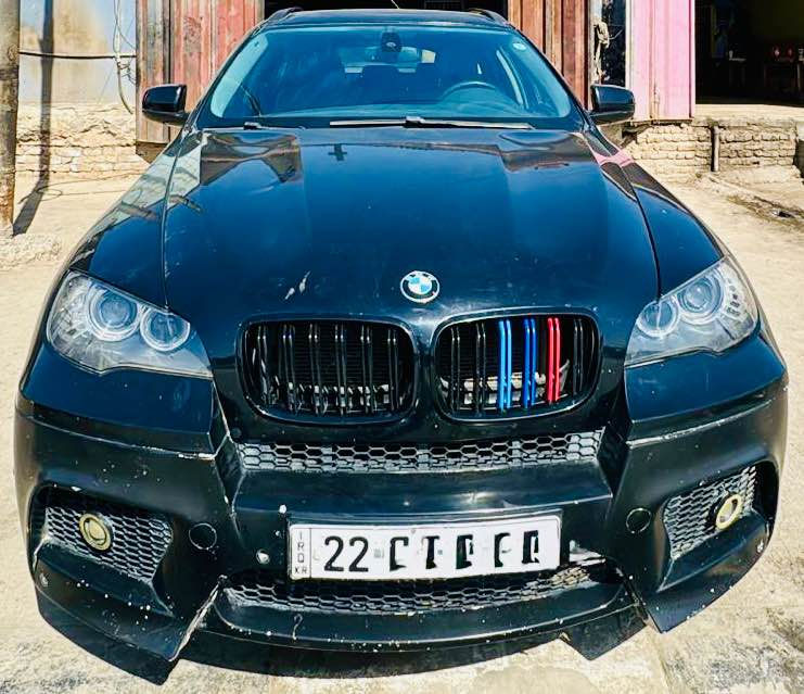 السلام عليكم ورحمة الله وبركاته 

للبيع 

BMW X6 2012
محرك N55
رقم اربيل 
اللون اسود 
 السيارة صبغ عام 
بهه نواقص ويحتاجلهه ترتيب السيارة 
السعر $100 وقابل للتفاوض 
مكان السيارة بغداد  العامرية 

للاستفسار
 *********** بغداد, العراق
