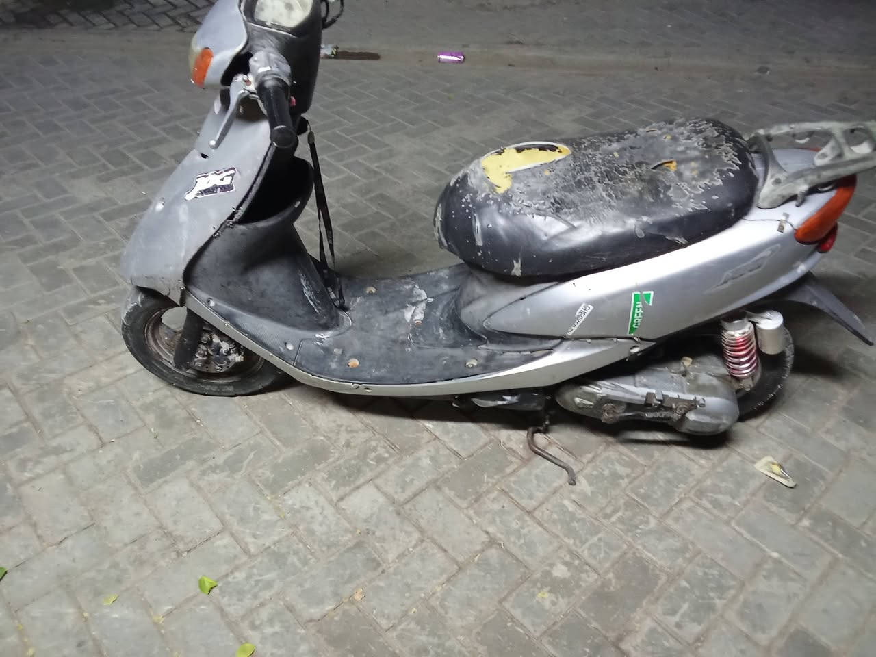 السلام عليكم دراجة عصفوريا البيع شغالا سلف وهندر بس السلف عوزا باتري كهربائية شغالا مكينا ناعما خير من الله المكان بغداد مدينة الصدر السعر 150وبيها مجال الستفسار ***********
