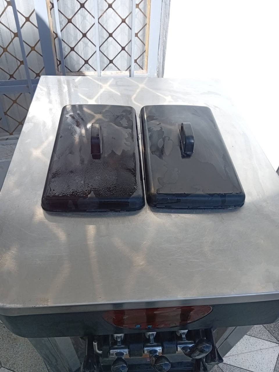 لسلام عليكم مكينة ايس اكريم شغاله عل فحص  مثل ما موضح بل صوره قيم وخذ بما يرضي الله بتراب الفلوس انطي سعر
📍العنون سامراء حي السكك📍
***********📞 الخاص مفتوح
