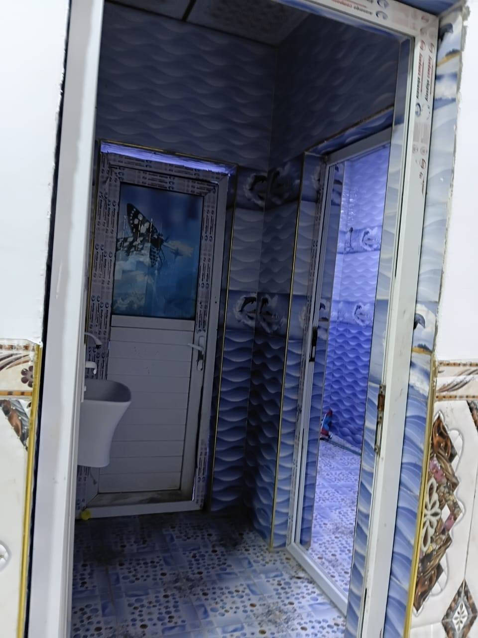 بيت طابو صرف زراعي
المساحه 200
يحتوي ع 6 غرف 
غرفتين الطابق الاول وديوان وصحيات
والطابق الثاني 4 غرف وصحيات 
والطابق الثالث بيتونه 
المكان العوجه شارع الشجره الطيبه
السعر 170 وقابل للتفاوض 
***********
