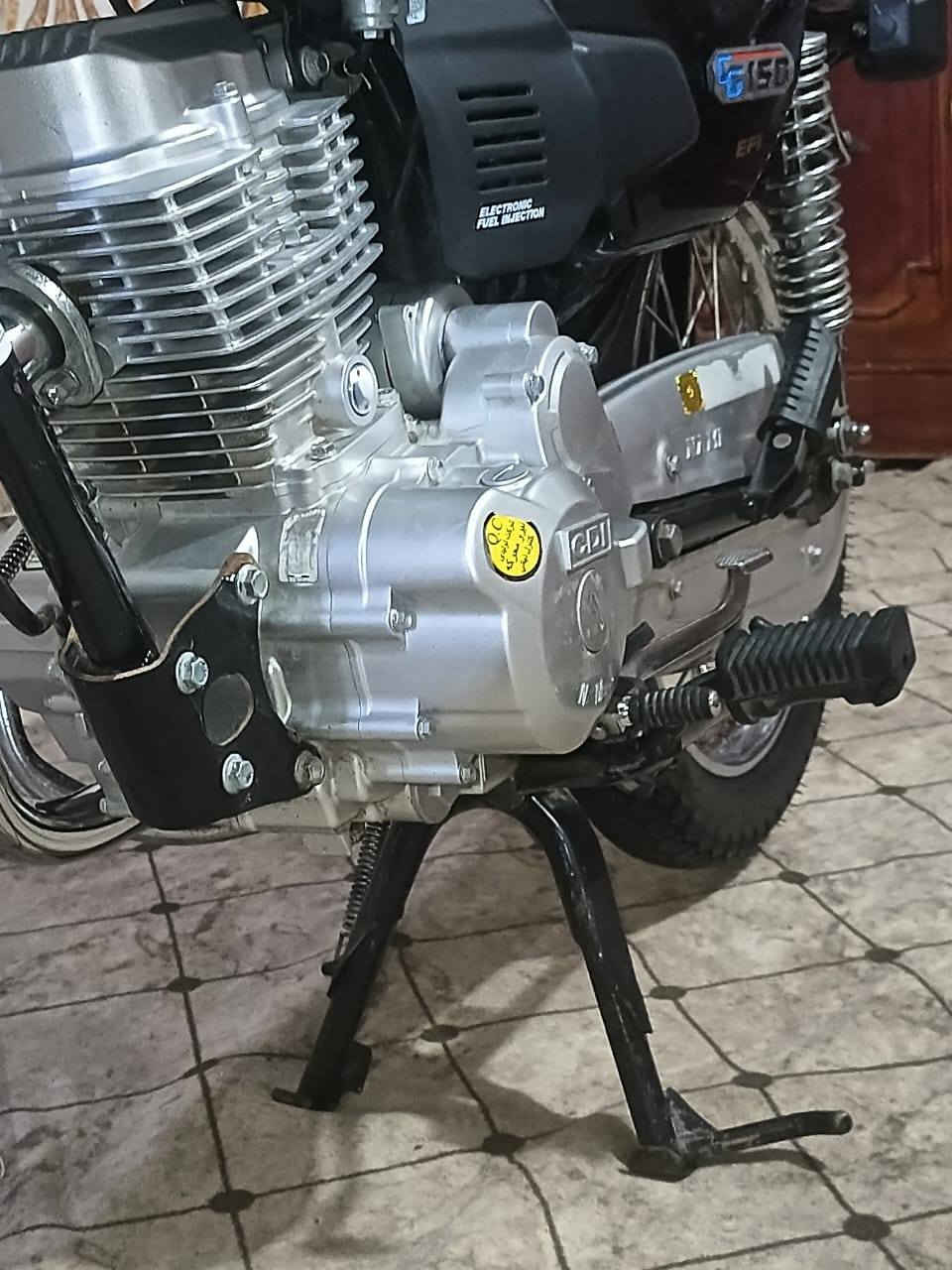 السلام عليكم دراجه للبيع موديل 25 مكينه 150 خمسه نمر سلف أوراق سكنر ***********
