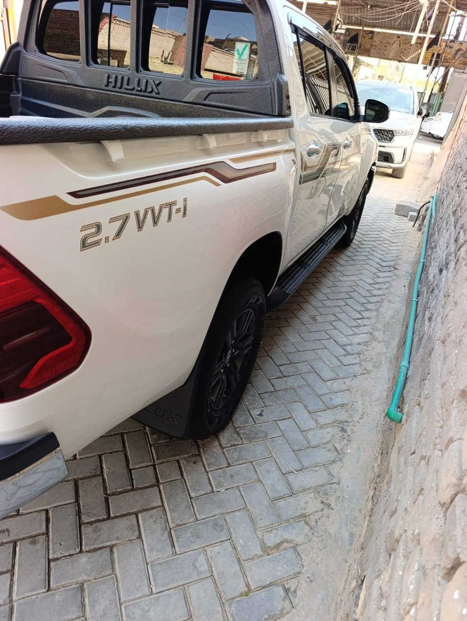 هايلوكس 2021 ماشيه 80 الف كفالة SAS بيها كتاب تضليل سعر 277$ وبيها شي بسيط ***********
