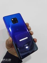 هواوي ميت ٢٠ برو • نضيف • مع كارتون وحافظة ذكية