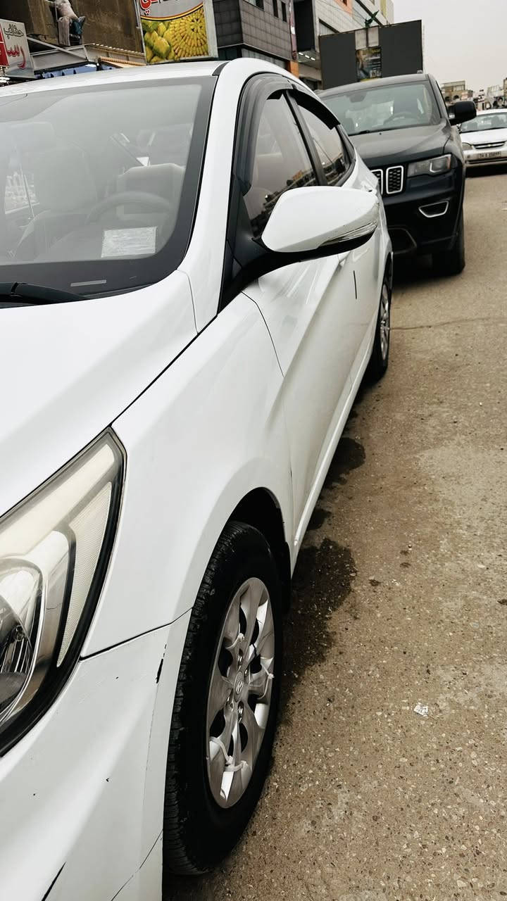 السلام عليكم
اكسنت مظلع 2016
محرك  1400
نضام Eco اشاير بالمري كير ومحرك مكفولات الصدر جديد تايرات جديده تبريد ثلج السياره كلش نضيفه ارضيه مغلفه جلد السياره كلش نضيف 
السعر 105 وبيه مجال للطيبين 
العنوان بغداد ***********
