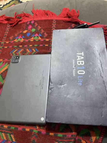 السلام والرحمه التفاصيل داخل الفيديو  ايباد عدد اثنان شباب خلي سعر بالخاص لان التعاليق مجاي تطلع عندي مشكله بل جهاز *********** واتساب او اتصال
