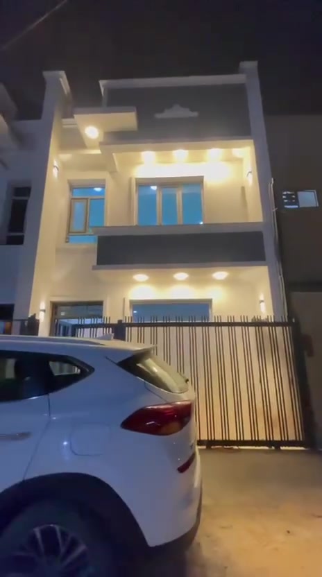دارين للبيع مساحه كل دار ٥٠متر واجه ٥متر الدوره الشرطه قرب المستوصف الصحي شغل مرتب وحلو ولكن مو بناء حديث 
سعر البيع قفل 🔐 🔐 تستلم سند كلشي متدفع لا عموله ولا تعقيب ولا رسم الشراء ولا كشف وتحضر فقط فتح بيان وتقرير سعر ١٨٥مليون 
العرض فقط يم مكتب ارض العرب للمقاولات العامه ***********.ابو زهراء الدوره الشرطه قرب ماركت الريان او البيت الجديد

