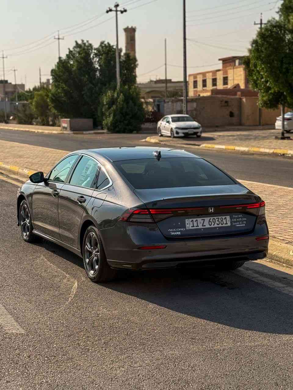اللهم صلِّ ع محمد وآل محمد 
هوندا اكورد 2024 فئة EXL كلين تايتل 
مكفولة من الصبغ السيارة فقط بارد بخشم بنيد والجاملغ شغل مرتب كولش وضررها جداً بسيط الدعامية نفسها مرجعها واللايتات بلادية كذلك 
عليها تخم تاير جديد 
السيارة نظيفة بمعنى الكلمة تاخذها ما تحط عليها شي
السيارة بأسمي تحويل ثاني يوم

الممشى 49 ميل

‎ السعر 202 قابل للتفاوض 

‎فول مواصفات 
‎• مكينة 2000 هايبرد تنفس طبيعي
‎• كير اوتوماتيك 
‎• شاشة كبيرة
‎•تدفئه كشنات
‎. فتحه سلايد
‎• كاميرا خلفية 3 انظمة
‎• كرسي كهرباء جلد  لون اسود  
‎• رادار 360
‎• مانع تصادم
‎• محدد مسار 
‎• تصحيح مسار
‎• شفتات بالستيرن
‎• مثبت سرعة
‎• مانع انزلاق
‎• دخول ذكي 
‎• إنارة ترحيبية
‎• هندبريك كهرباء
‎• عداد ديجيتال
‎•لايت عدسات زينون
‎• لايت العالي زنون 
‎اوتو هولد للبريك
‎• حساسات مطر 
‎• حساسات امامي خلفي 
‎• حساسات ضغط هواء الإطارات
‎• أوامر صوتية
‎• 4 أنظمة قيادة (eco,individual , sport,normal )
وفيها مواصفات اضافيه كثيرة

لمزيد من الاستفسار  (***********)
