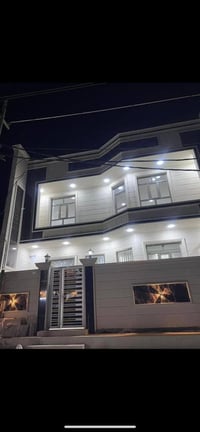 بيت للبيع ١٠٠م  في حي الجامعه بداية شارع عشرين الوسطي الواجهه ١٠ في ١٠...