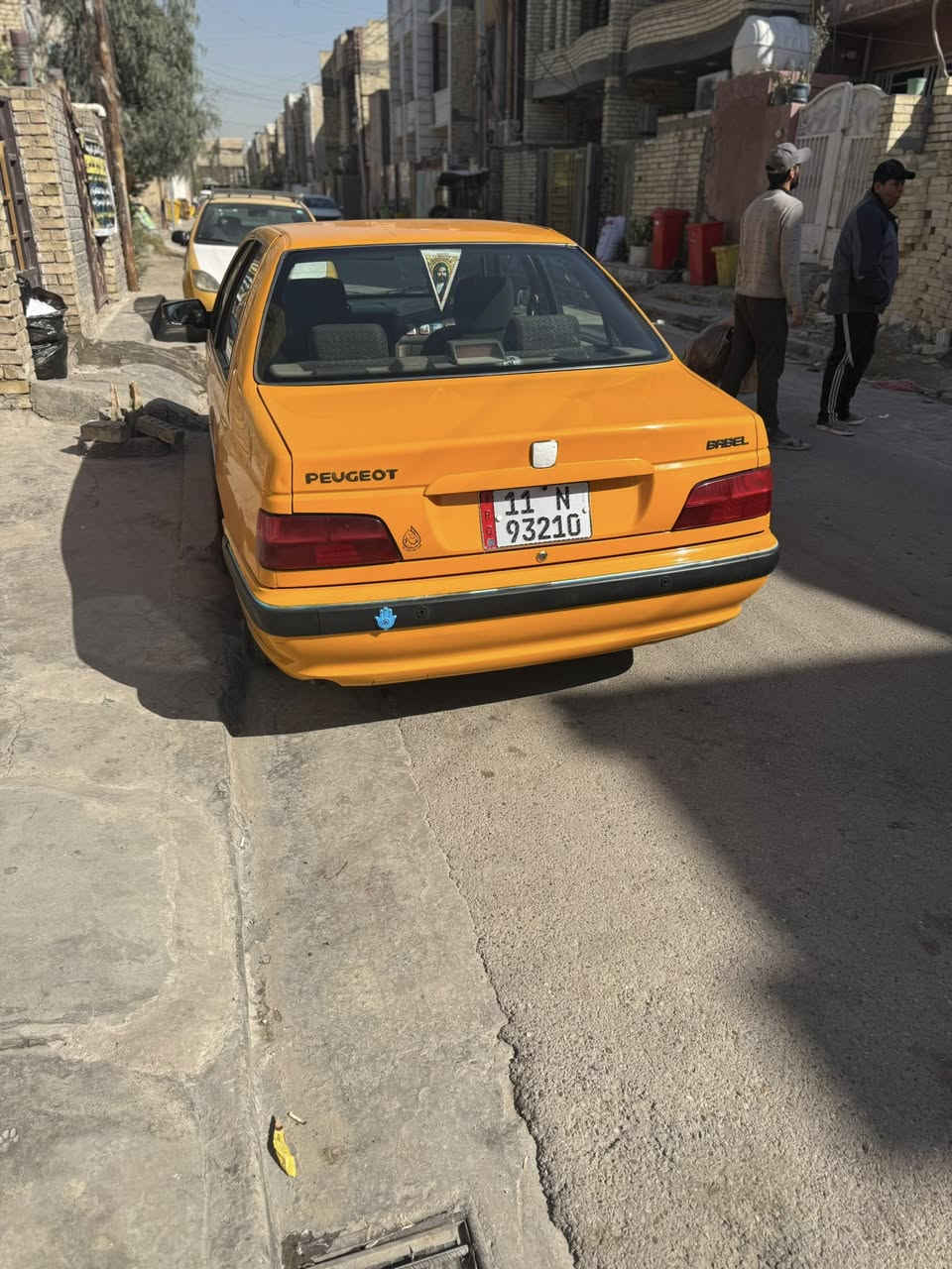 بيجو مديل2020 بيه رصعه بل جاملاغ خلفي وبل جاملاغ الامامي سنور بيه محور غاز مكنيه جديه ماشيه 144 مابيه صبغ ولا تبدل تبريد شغال وبسمي العنوان بغداد الشعب السعر 68 وبيه مجال ***********
