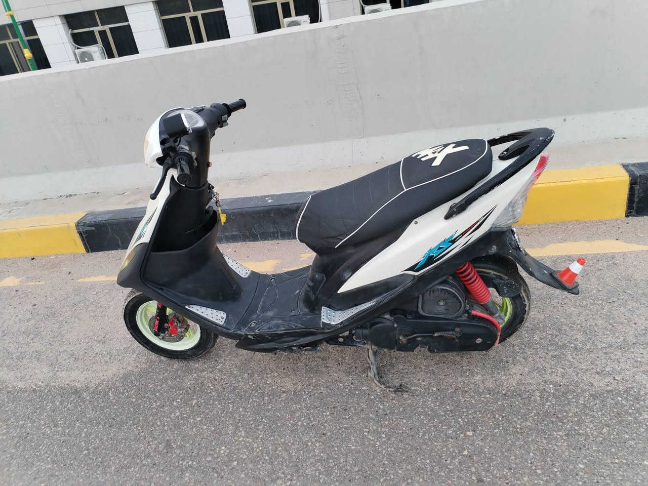 دراجه ماكس عدله دراجه جديده بعدهي شوفت عينك صالنصه اف ام ختم واحد الدراجه سعره 725وبي مجال بصيط مكاني السماوه هذه رقمي الستفسار *********** بيع مستعجل الشراي ينتصل عل رقم
