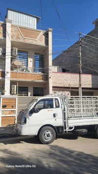 ٧٥م للبيع حي الجهاد الاساتذه قرب الاربع شوارع يحتوي على أربع غرف نوم و...
