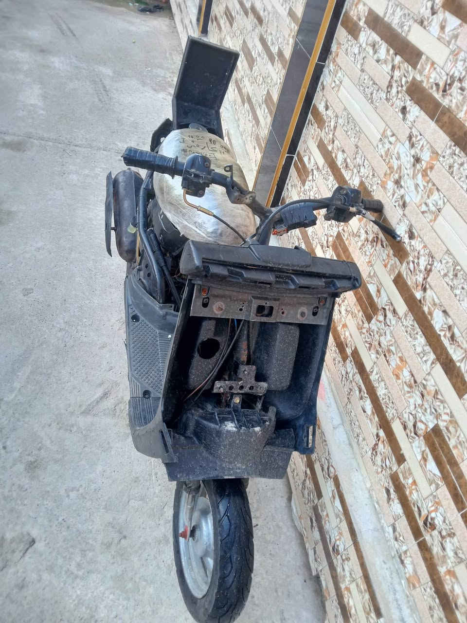 بزون محرك فول نشاطه شرط شلعه ومعدل نار شاصي ملحوم سعر 85وبي مجال رقم ***********
