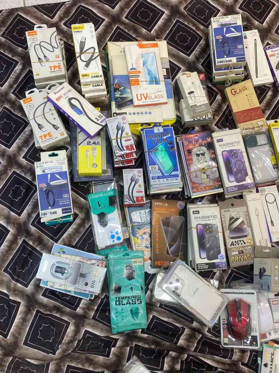 ئەشیای مۆبایل ئەشیاکان زۆرن و نرخەکەش گونجاوە هەمووی پیویستین و زو دەبێتەوە پارە لە دوکان  
 بەیەکەوە هەمووی ١٠٠ هەزار قفل أربيل, العراق


**إذا كنت صاحب هذا الإعلان وتريد حذفه لأي سبب، رجاءا أرسل رسالة إلى الدعم الفني**