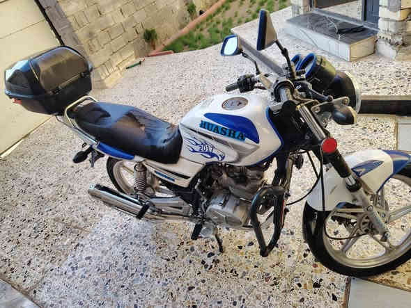 السلام عليكم
هيوشه للبيع موديل 2017 دراجه نضيفه بمعنى الكلامه تشغيل بصمه كهربائيات كله شغاله مناقصه لو برغي اوراقه فقط منفيس السعر 750. الاستفسار خاص او الاتصال
 ***********
