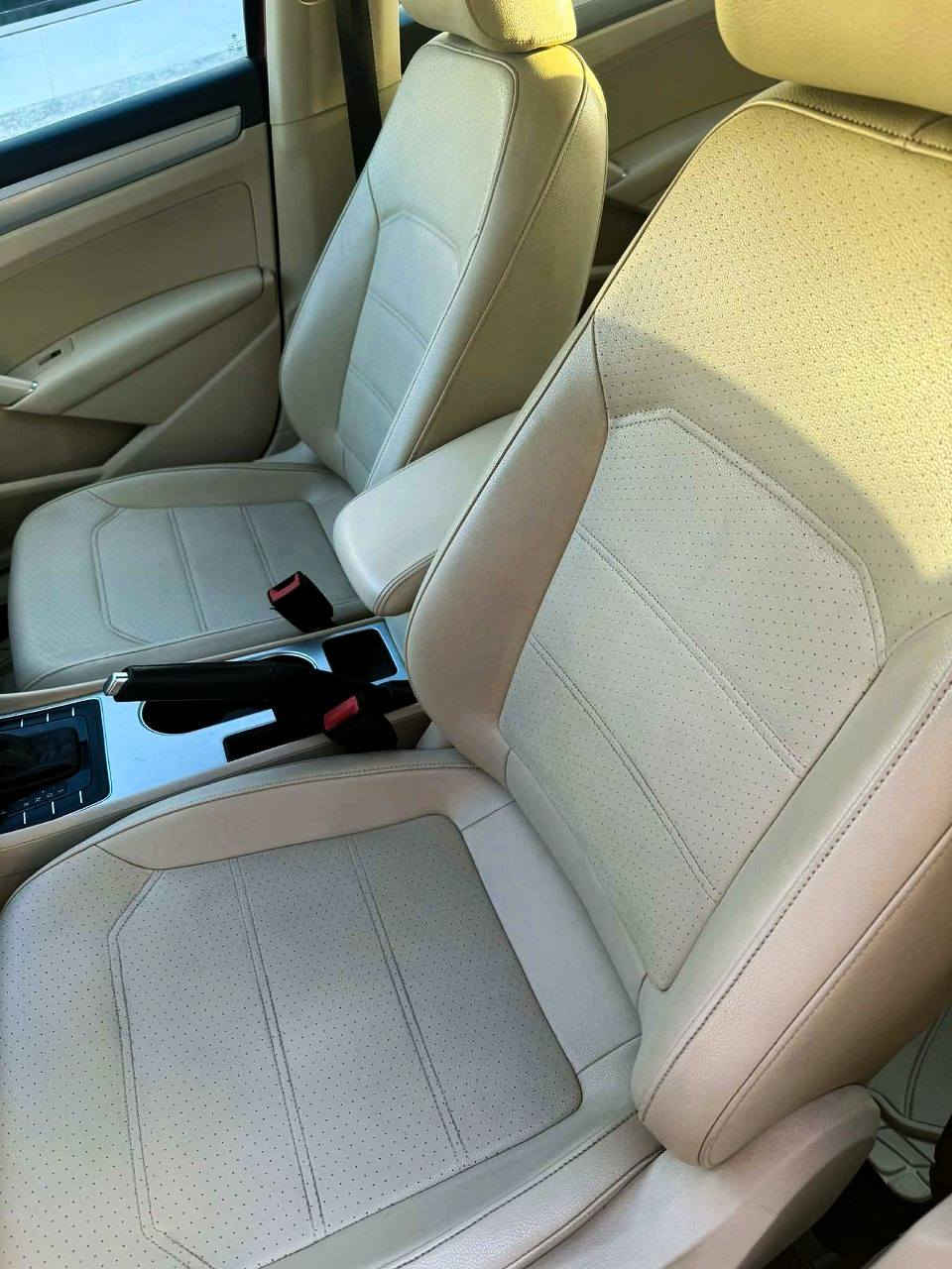 باسات 2019 RLin كير محرك بشرط باب سائق صبخ و معجون بونيد تجاري جاملغ سائق خلفي صبخ و  معجون شاصي بيها رصعة بسيطة 

مواصفات : 
محرك تيربو 2000 كير أوتو عادي + سبورت تبريد امامي وخلفي رادار كشنات هيتر لون كريمي 
130$
***********
