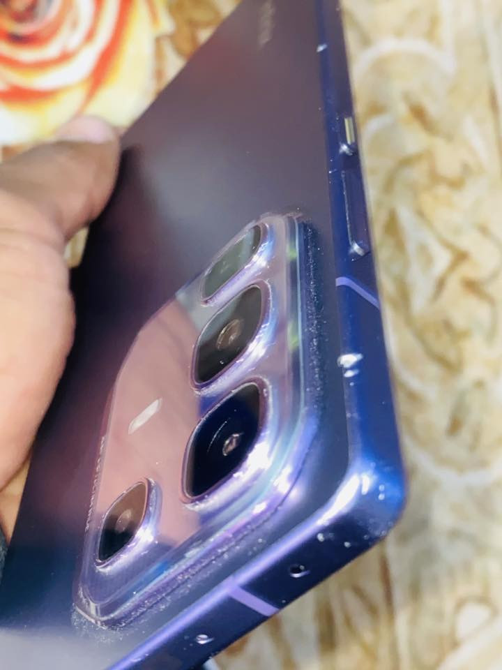 انفنكس نوت 50برو مكفول بي شخوط بل شاصي بسبب الكفر وهاي النقطه مثل مموضح بل صوره بل شاشه والباقي مكفول كامل ملحقاته ويا شاحنه لاسلكي ممفتوحه ع شركه استخدام شهر سعرر اتصال ع ***********
