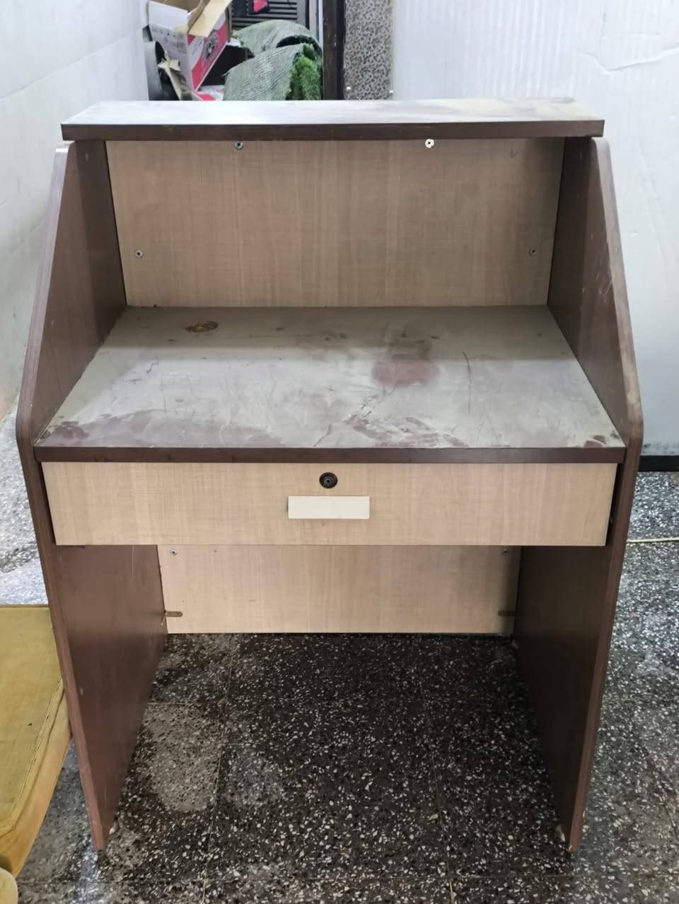 غراض للبيع قيم بليرضي بي الله
عنواني القاهره
***********
