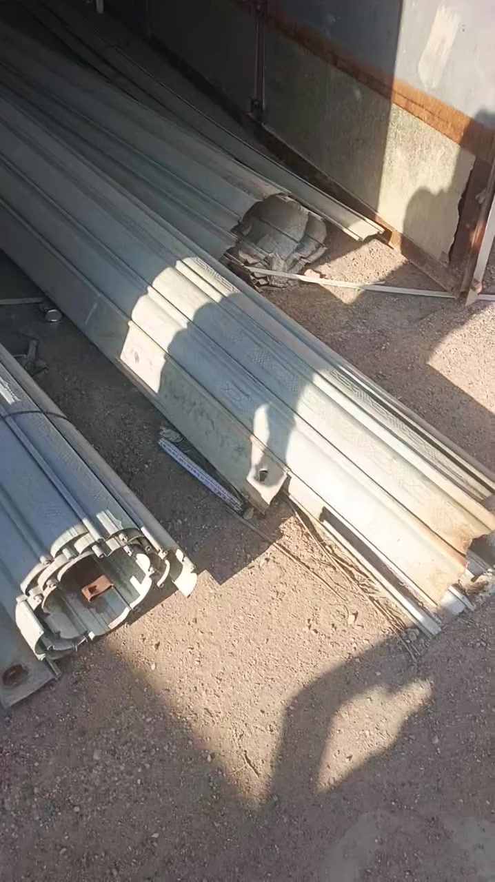 بيبان كبنكات للبيع العدد 3 الرقم الهاتف ***********
